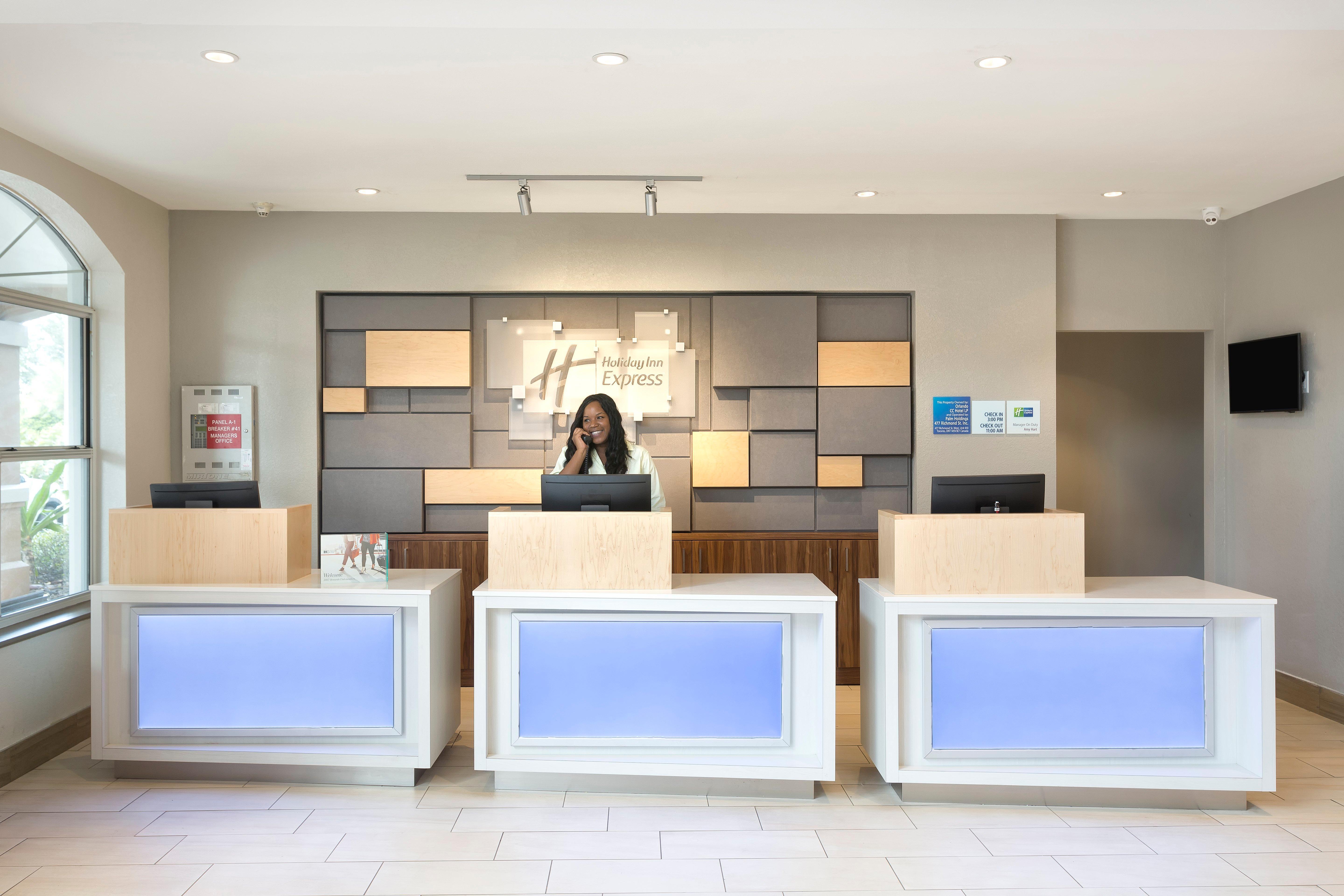 Holiday Inn Express & Suites S Lake Buena Vista By Ihg Kissimmee Exterior foto