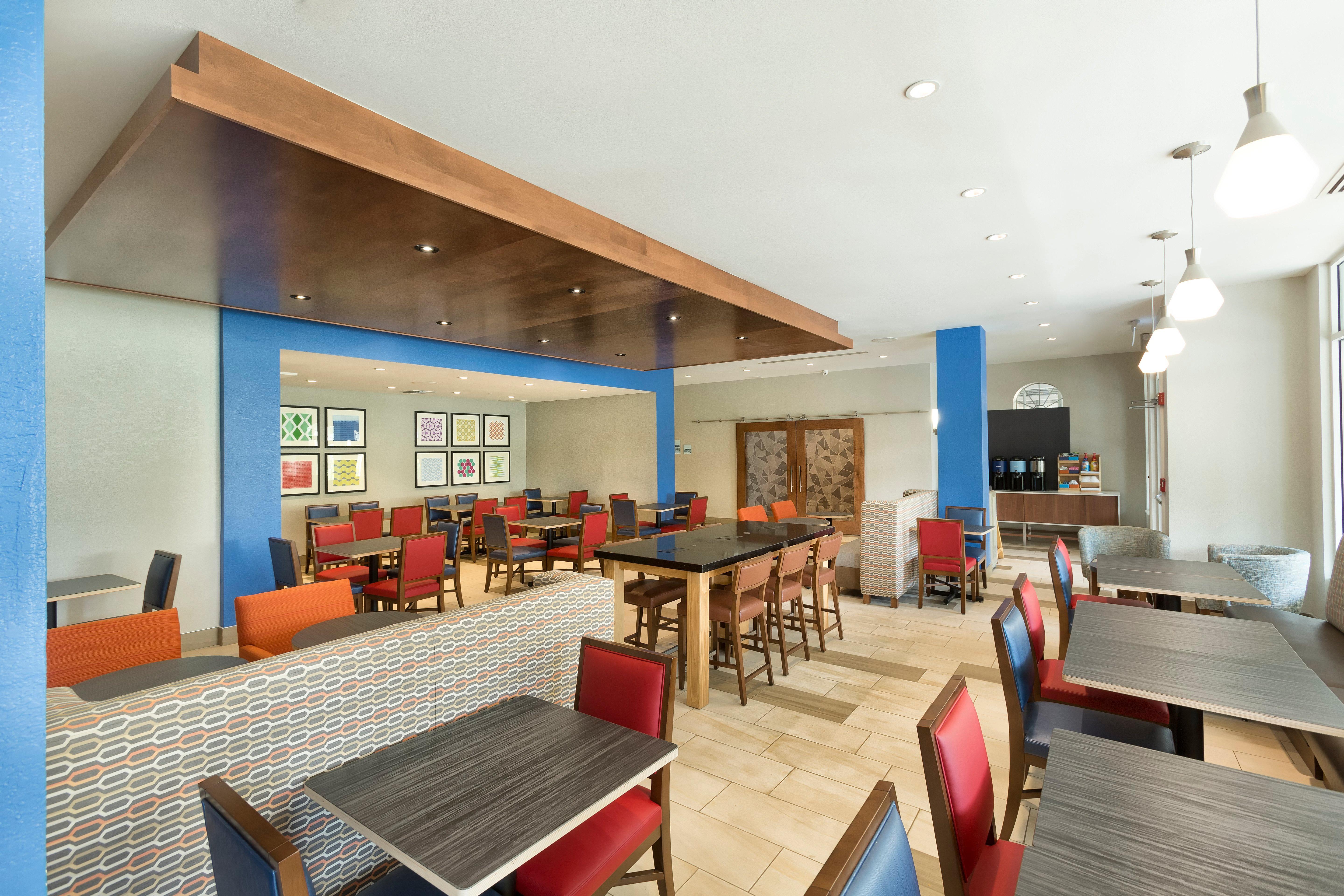 Holiday Inn Express & Suites S Lake Buena Vista By Ihg Kissimmee Exterior foto