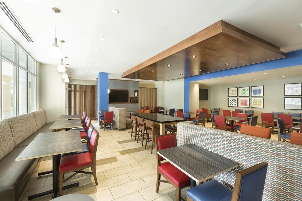 Holiday Inn Express & Suites S Lake Buena Vista By Ihg Kissimmee Exterior foto